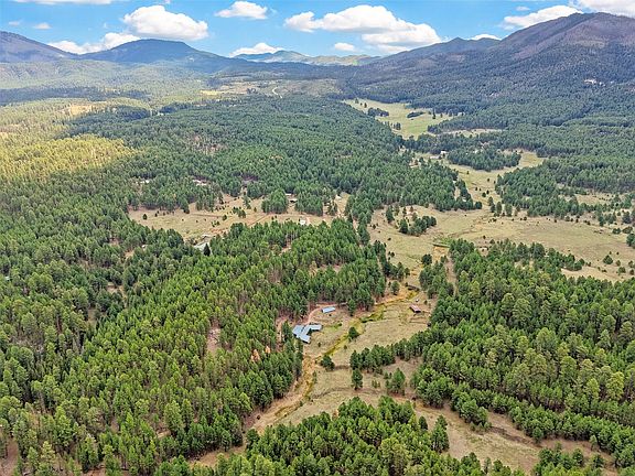 3rd image of 976 Vallecitos Rd