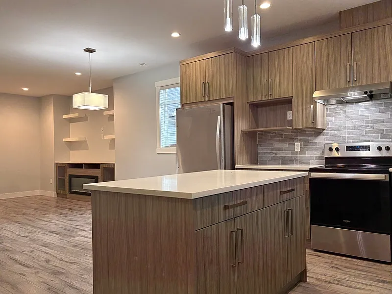 3 bed, 2.5 bath, 1350 sqft, $2,650 — Photo 2