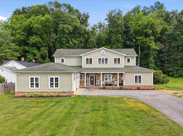 59 Howards Ln, Boyce, VA 22620
