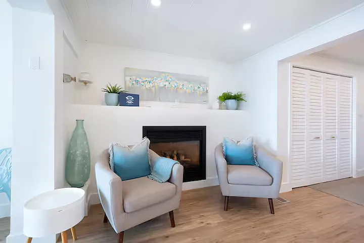 713 Lakeshore Dr — Photo 6