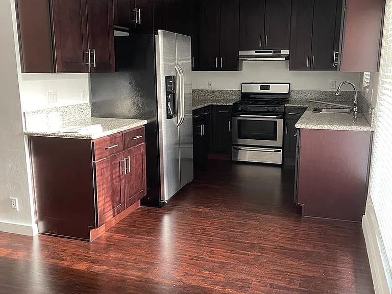 1417 N Curson Ave — Photo 9