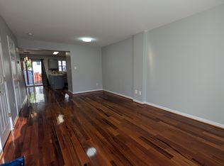 42803 Pilgrim Sq, Chantilly, VA 20152