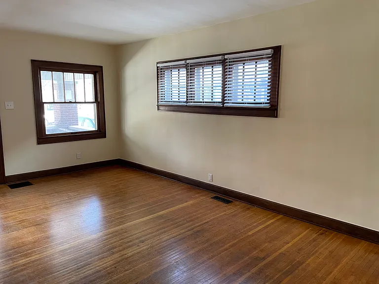 4052 N Central Ave — Photo 17