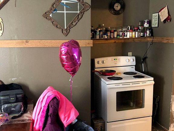 2nd image of 810 Cottage St