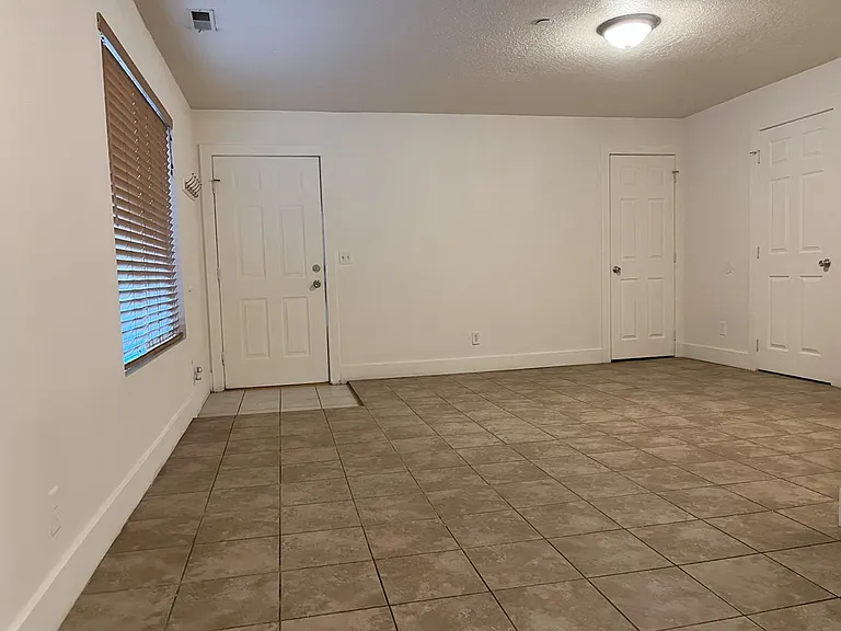 223 S Montgomery St #2 — Photo 7