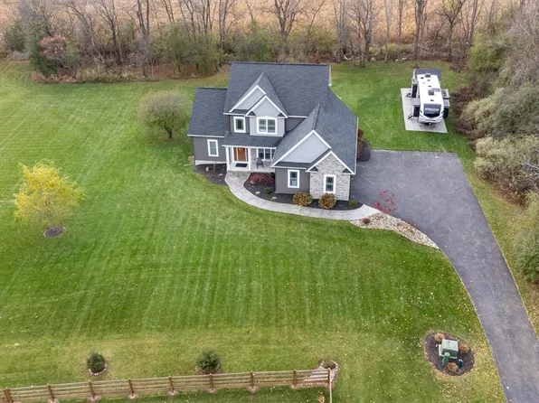 6142 Marcus Way, Farmington, NY 14425