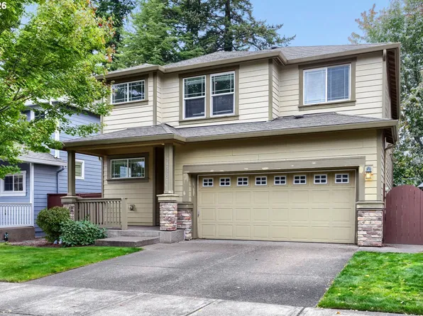 28525 SW Greenway Dr, Wilsonville, OR 97070