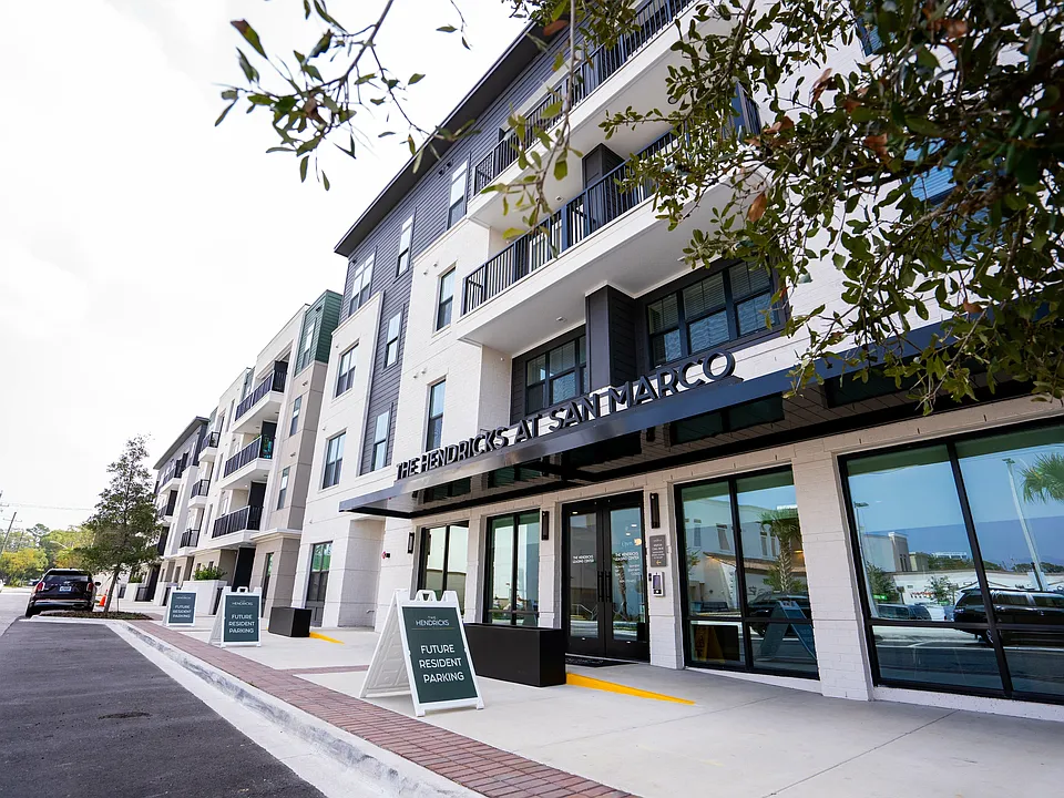 Hendricks Leasing Office
