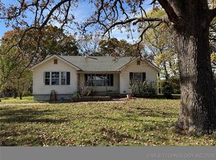 22601 S 690th Rd, Wyandotte, OK 74370