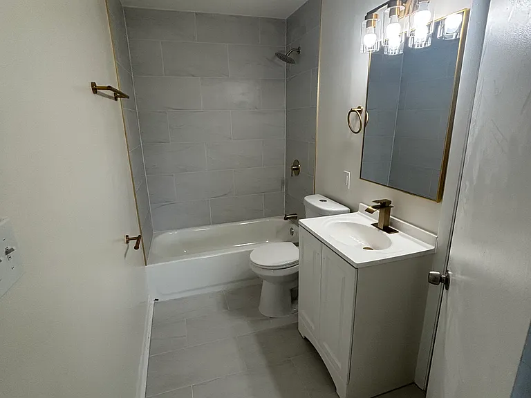 3700 W 21st Ave — Photo 11