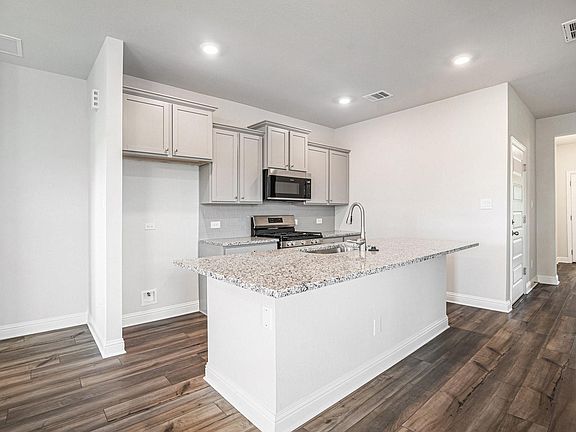 5th image of 4329 W Bayou Maison Cir
