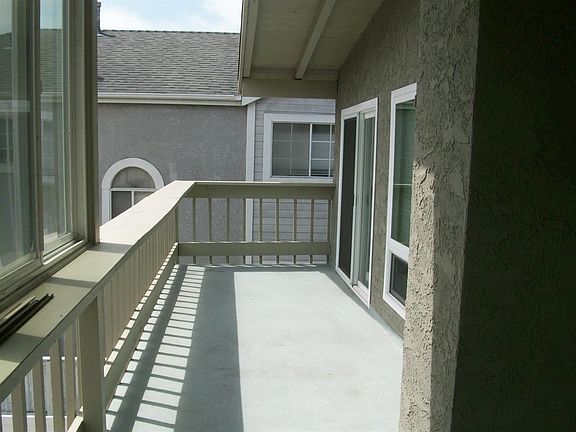 5th image of 615 N Guadalupe Ave