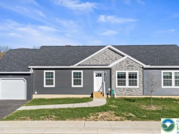 1410 Heytesbury Rd, Lehigh Township, PA 18088