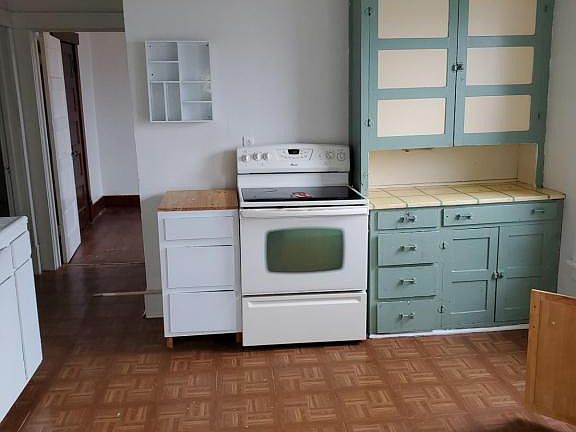 4th image of 303 1/2 W High St #6