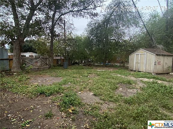 3rd image of 1611 E Mimosa Ave