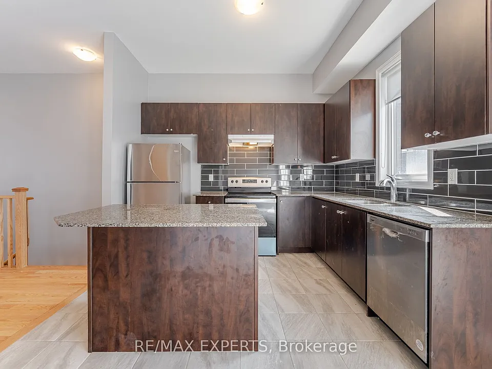 2 Gold Creek St