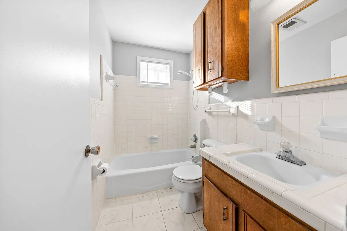 Building Photo - 760 Bancroft Cir #D