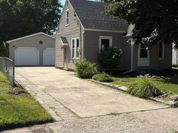 230 S Indiana Ave, Mason City, IA 50401