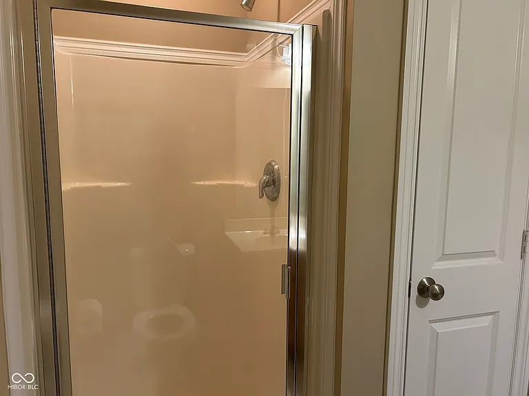 8645 Meridian Square Dr — Photo 32