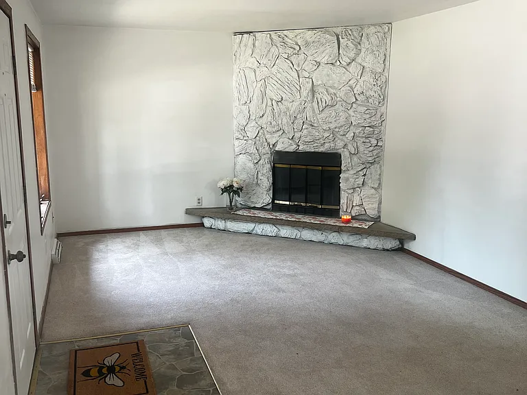 3301 E Canary St — Photo 3
