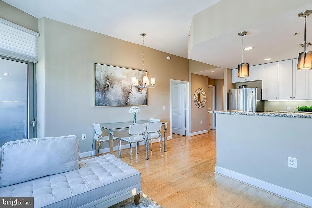 1 bed, 824 sqft, $2,900 — Photo 4