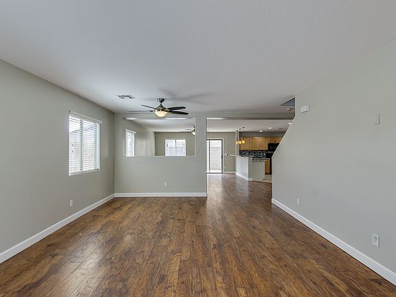 4th image of 2349 E Meadow Lark Way