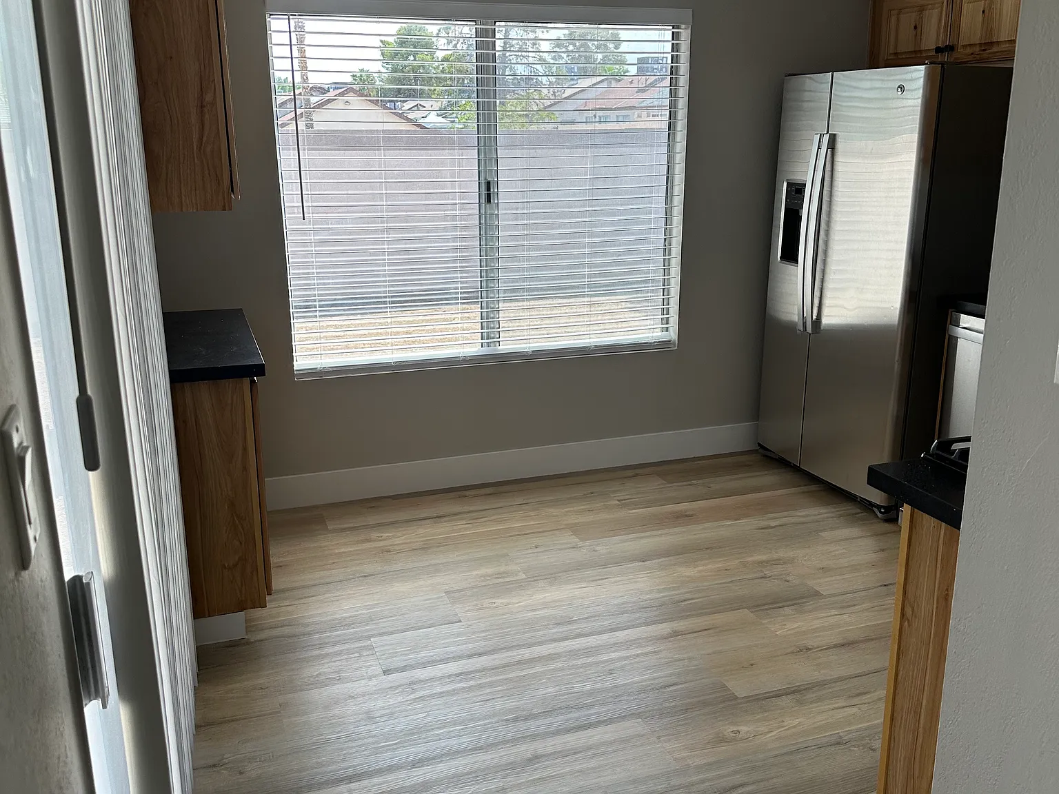 3 bed, 1024 sqft, $1,900 — Photo 4