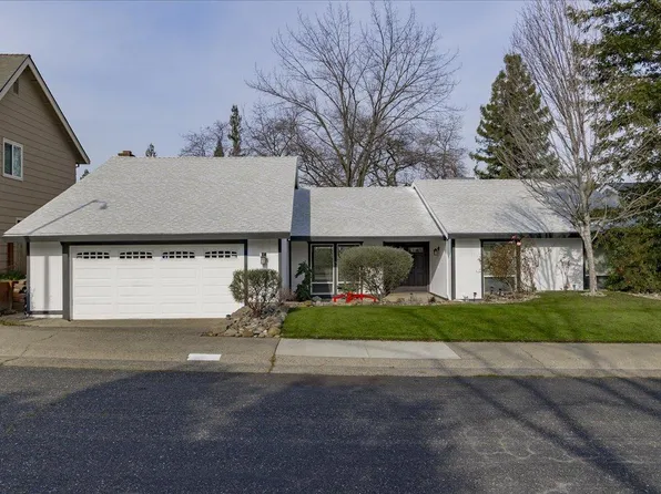 2106 Van Ness Dr, Roseville, CA 95661