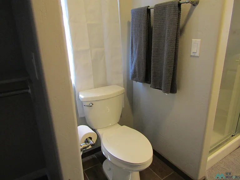 2404 W Briscoe Ave — Photo 29
