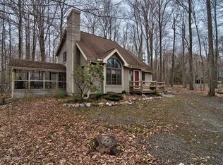 2364 Overlook Ln, Pocono Pines, PA