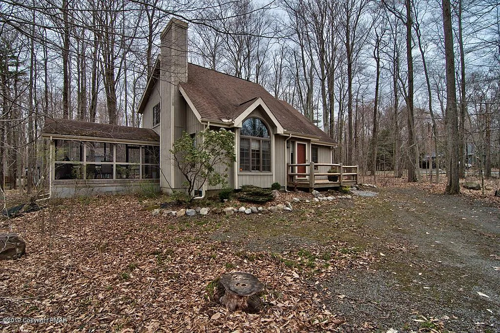 2364 Overlook Ln photo 1