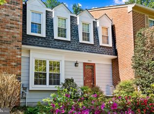 1802 Lang Dr, Crofton, MD 21114