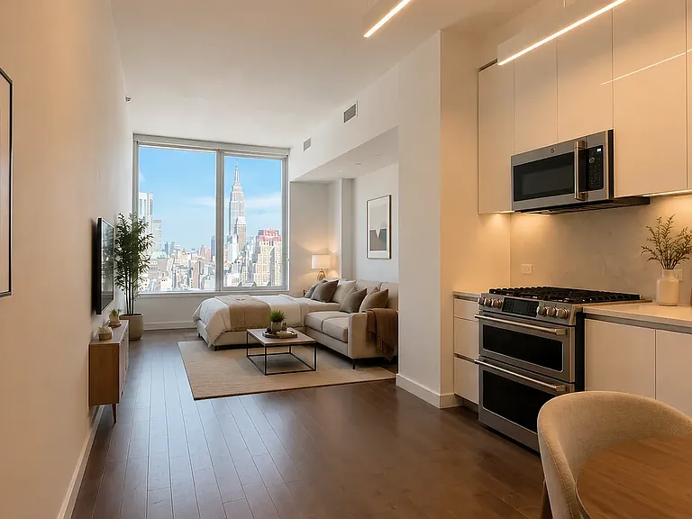 515 W 36th St #36J — Photo 2