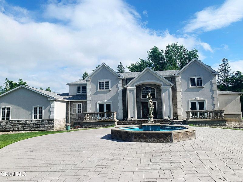 5th image of 2820 Balltown Road
