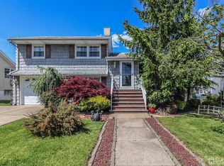 10 Bernath St, Carteret, NJ 07008