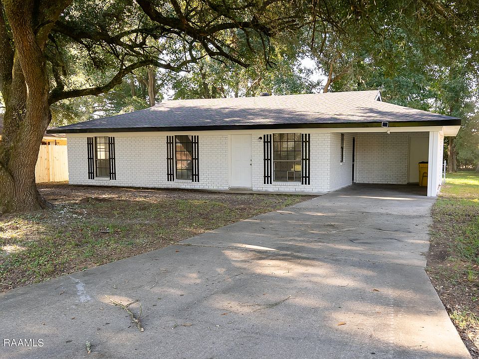1st image of 404 Rampart St