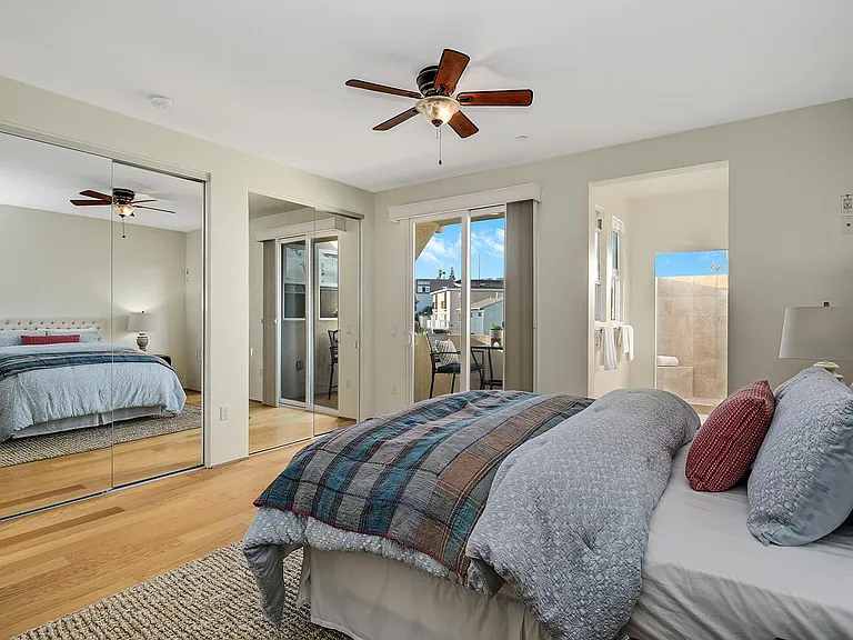 1413 Locust St — Photo 15