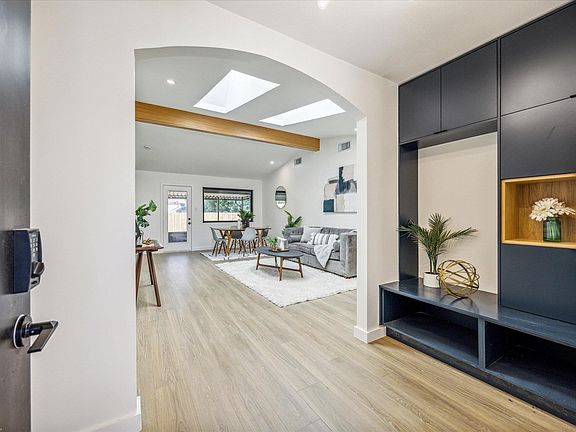 3rd image of 6411 Sandshof Dr