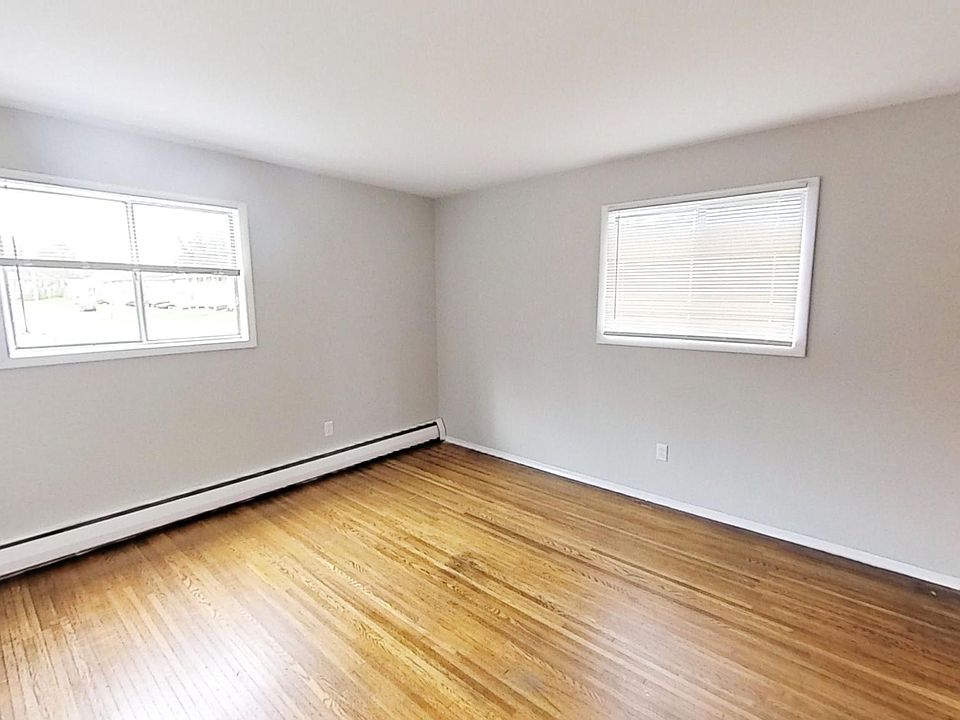 146 Woodhill Dr Rochester NY Zillow