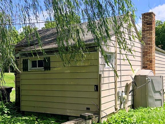 3rd image of 1536 Old Butler Rd