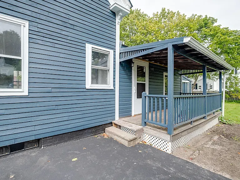 99 Oak St — Photo 25
