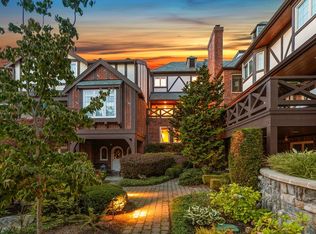 10133 NE 66th Ln, Kirkland, WA 98033