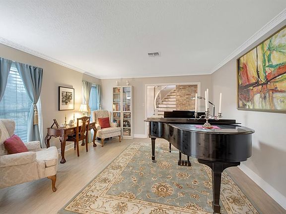 5th image of 17935 Beaver Creek Dr