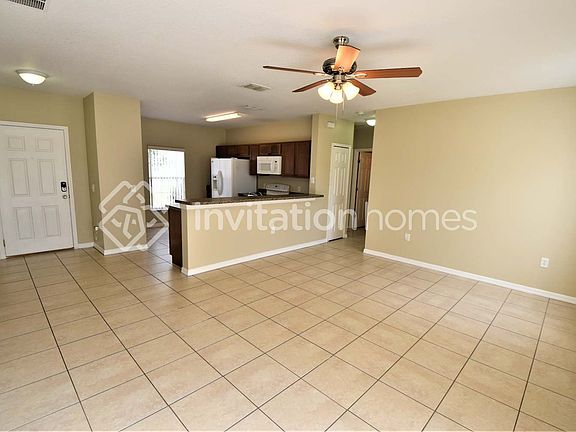 2nd image of 1012 Fraser Pl
