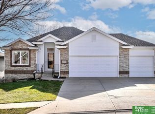 20225 Nina St, Omaha, NE 68114