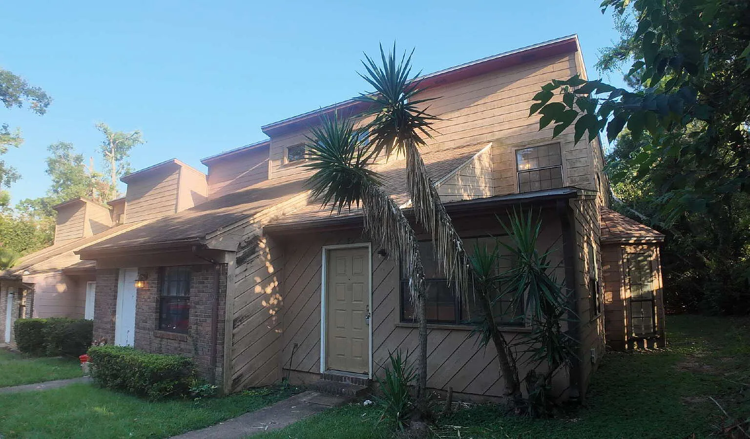 3 bed, 2.0 bath, 1114 sqft, $1,300 — Photo 1