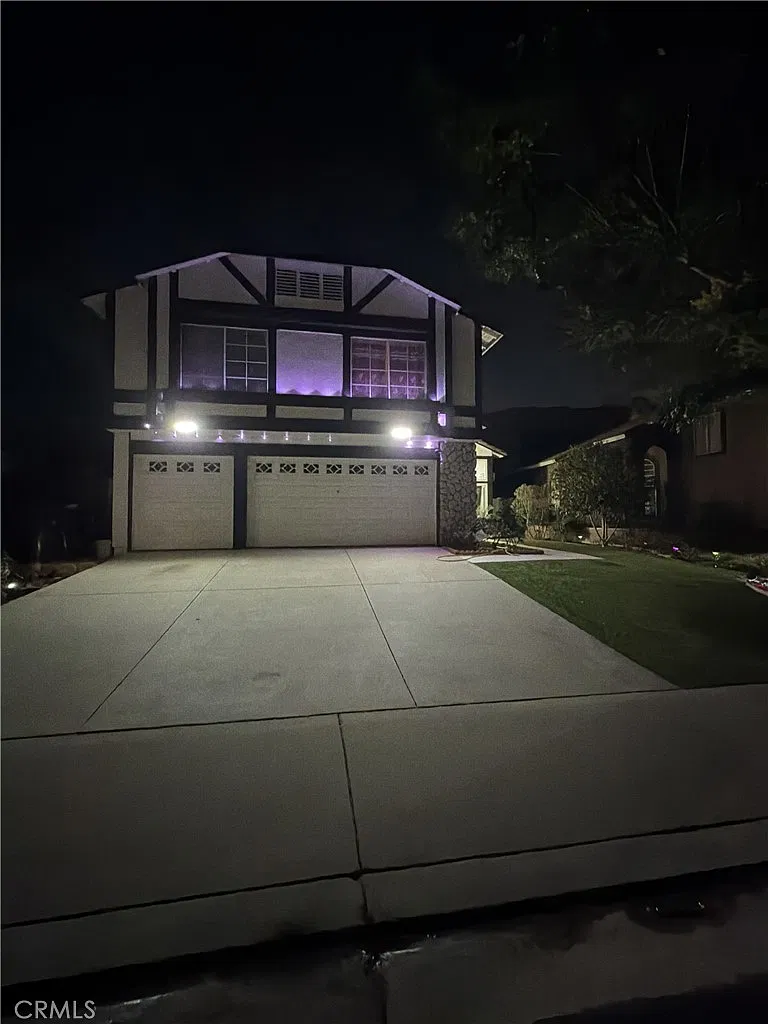 5 bed, 2.5 bath, 2225 sqft, $3,800 — Photo 3
