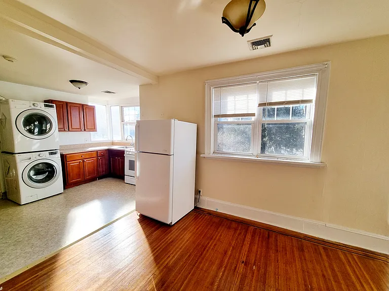 7845 Montgomery Ave #7 — Photo 32