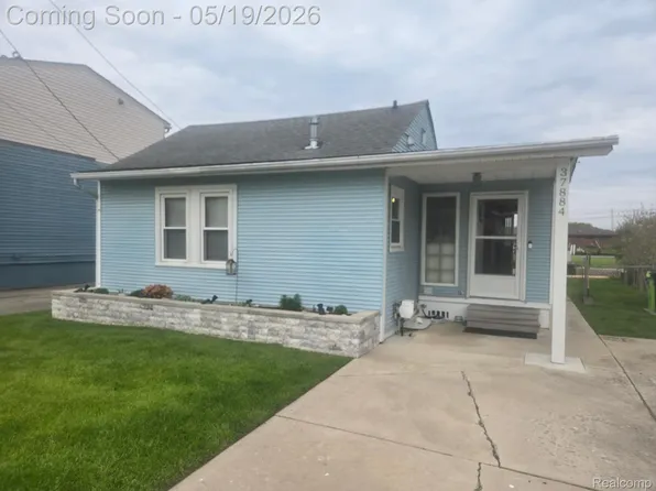 37884 Maplehill St, Harrison Township, MI 48045
