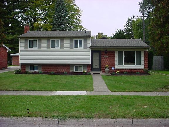 2nd image of 22355 Tredwell Ave